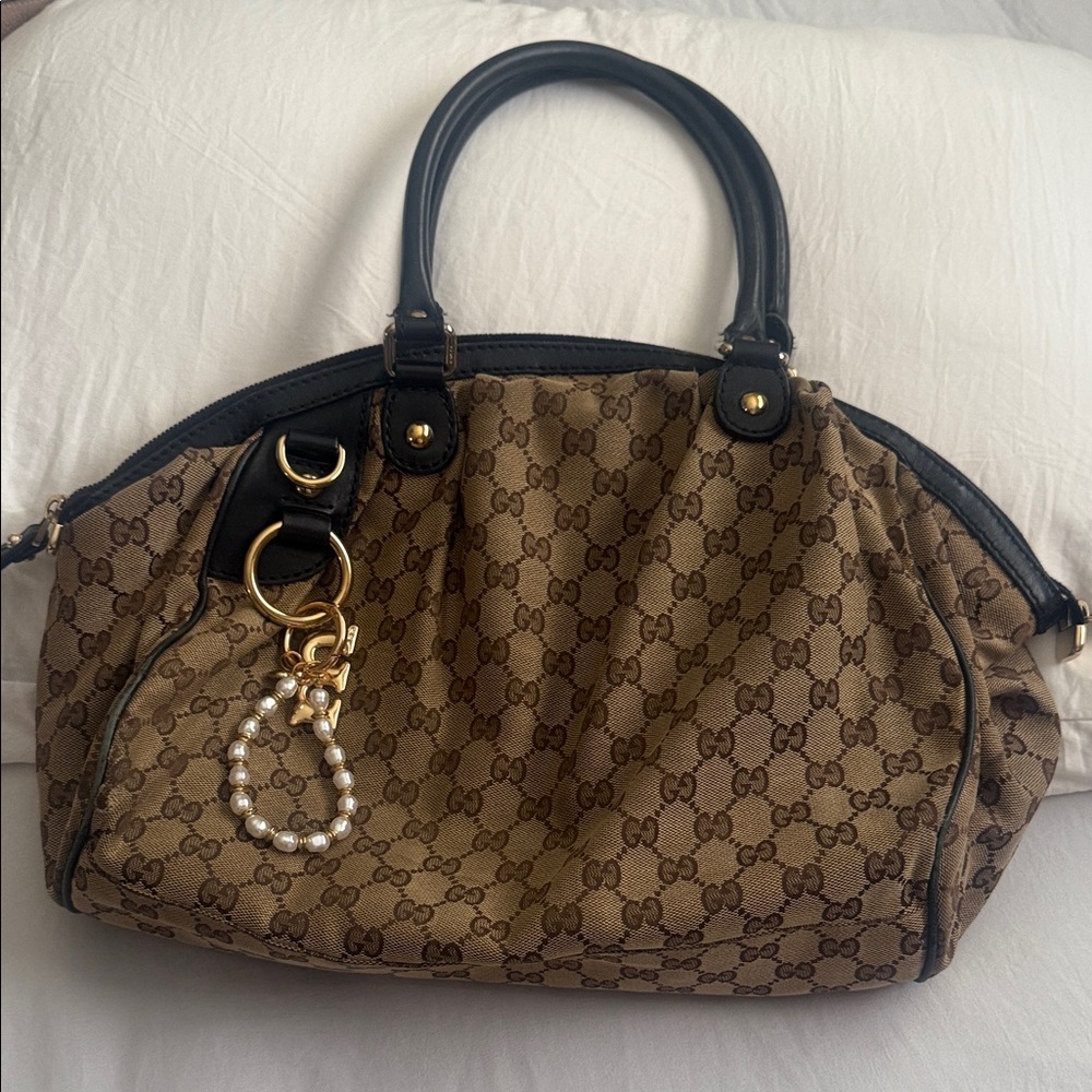 Gucci original Tan and Black Shoulder Bag